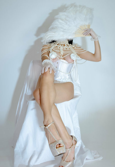 Kat Cabaret modèle xxx photos