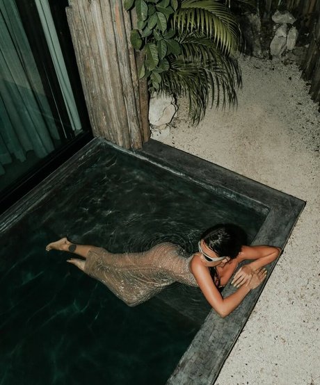 Apostoleanu star du porno chaude archive