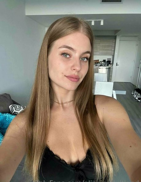 Aliceinadultland estrella exclusiva imagen