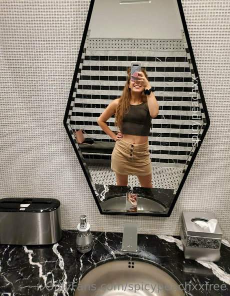 spicypeachxxfree modèle porno images