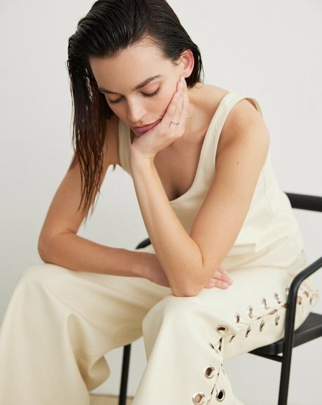 Emma Mackey buena actriz archivo