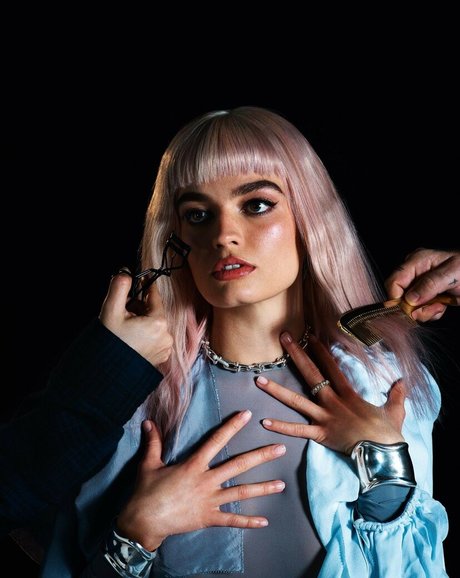 Emma Mackey modelo perfecto galerías