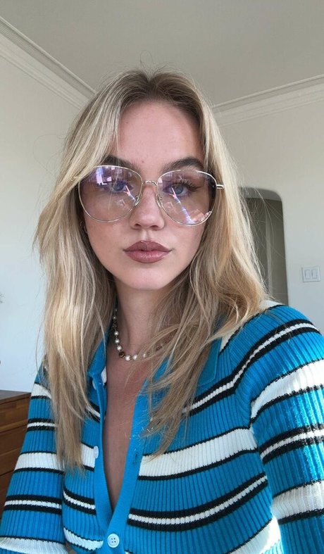 Hermana desnuda onlyfans hermosa alta definición fotos