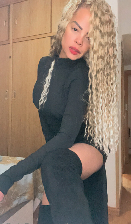 karina versace modèle sympa image