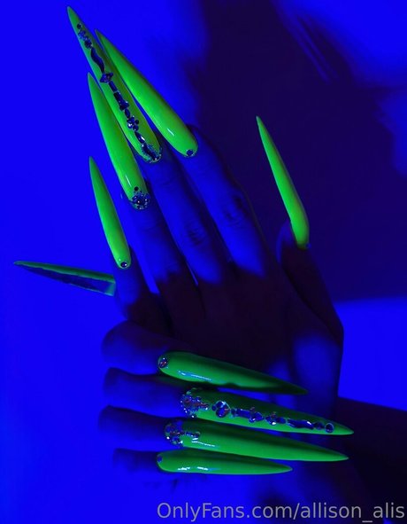 allison alis actriz de desnudos galerías