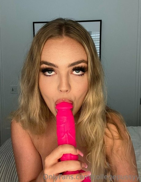 collegepussyy estrella porno desnuda imagen