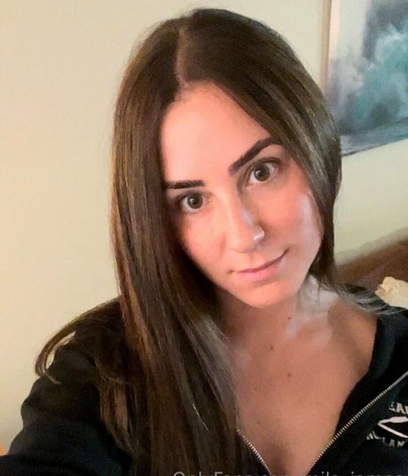 mila james modelo porno imágenes