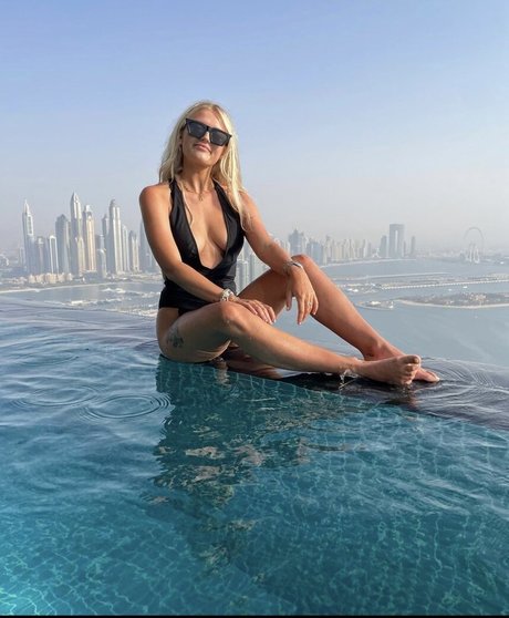 Lucy Fallon modèle sympa photo