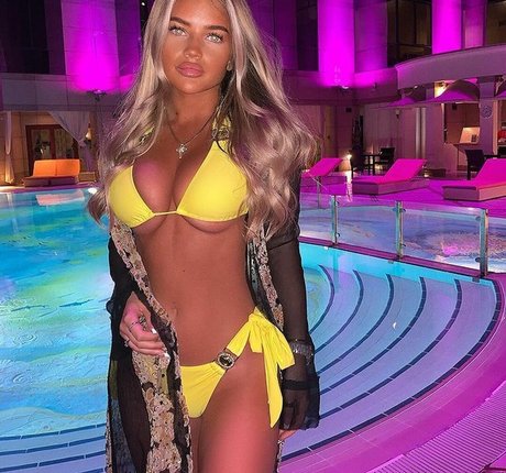 Mia Woodhall actriz de desnudos galerías