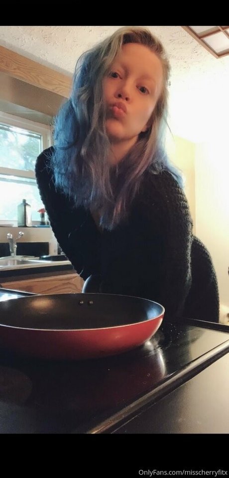 misscherryfitx hermosa actriz imagen