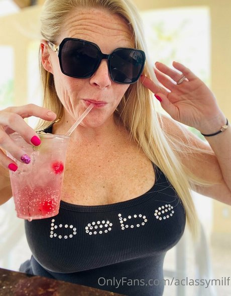 aclassymilf art pornstar pic