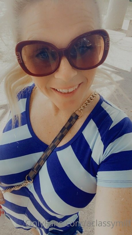 aclassymilf modelo erótico galerías