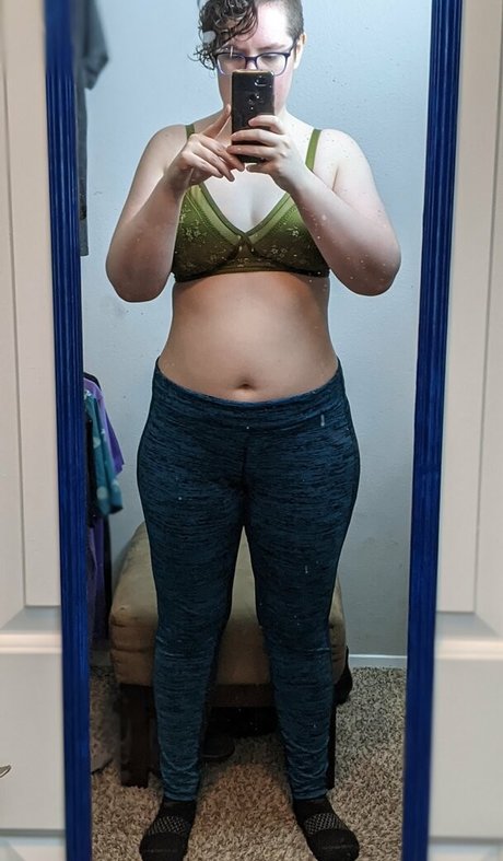 wednesdayeve actriz caliente fotos