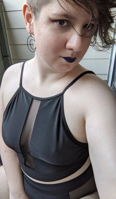 wednesdayeve estrella atractiva archivo