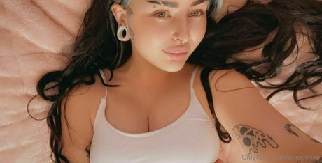 edenivyxo actriz perfecta galerías