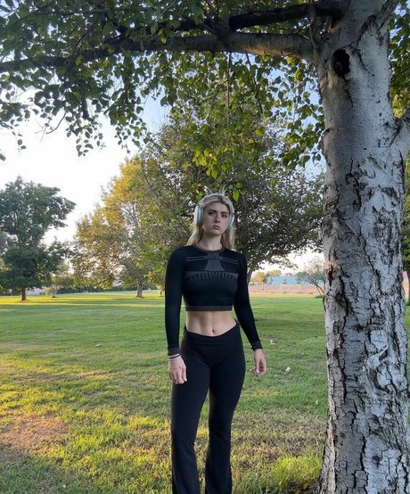 Faith Ordway linda estrella galerías