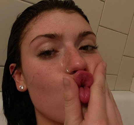 Faith Ordway modèle porno photo