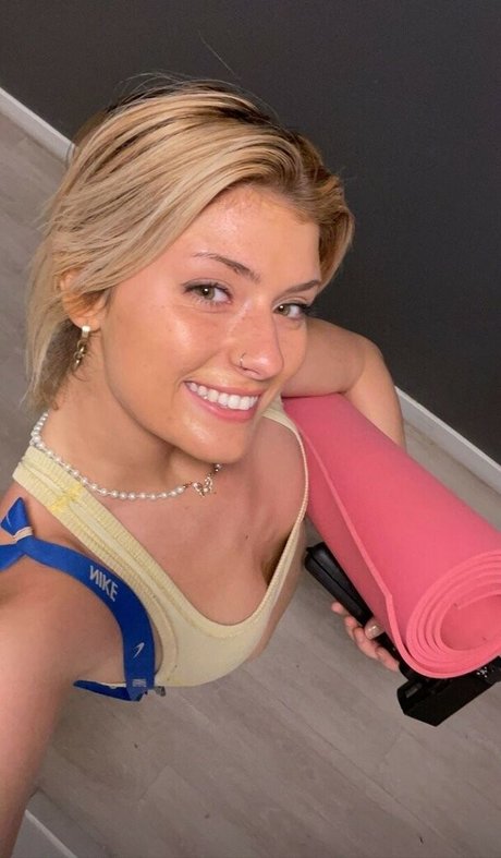 Faith Ordway modèle hd des photos