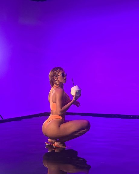 Tammy Hembrow star du porno gratuit images