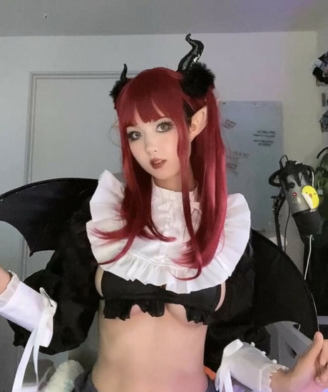 Amiechikin modèle artistique image