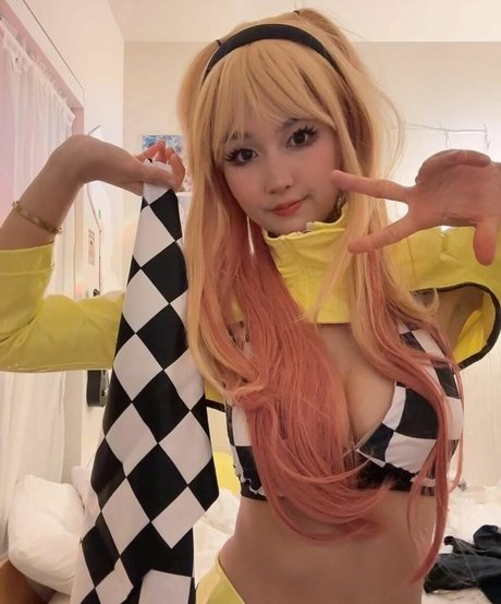 Amiechikin étoile nue photos