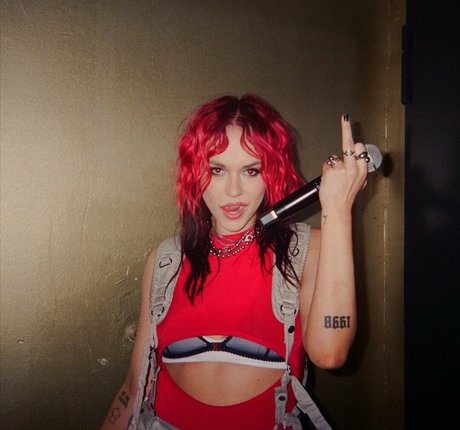 Taylor Upsahl actriz de alta calidad imagen