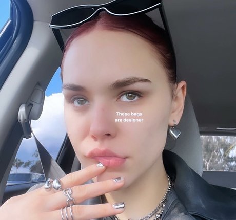 Taylor Upsahl modèle xxx image