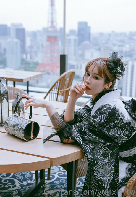 yui xin tw model high quality photo