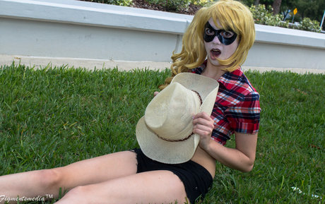 Uncanny Megan modèle de sexe image