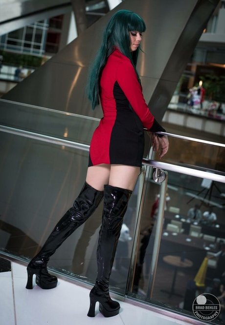 Uncanny Megan modelo desnudo fotos