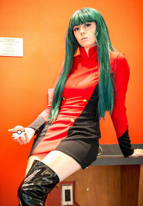 Uncanny Megan modèle chaud des photos