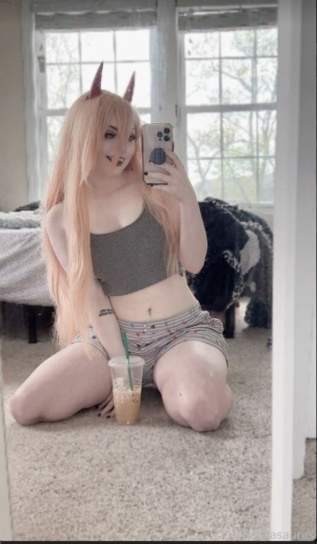 Stellalasaurus buena actriz galería