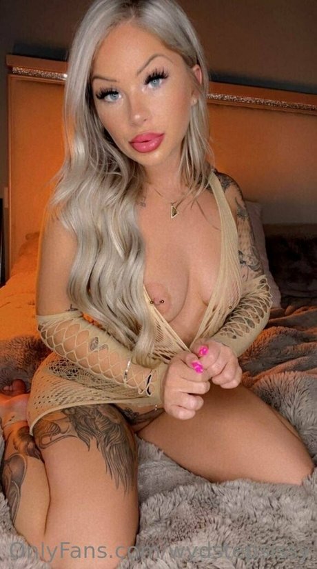 Muñecas sexuales onlyfans cima libre archivo