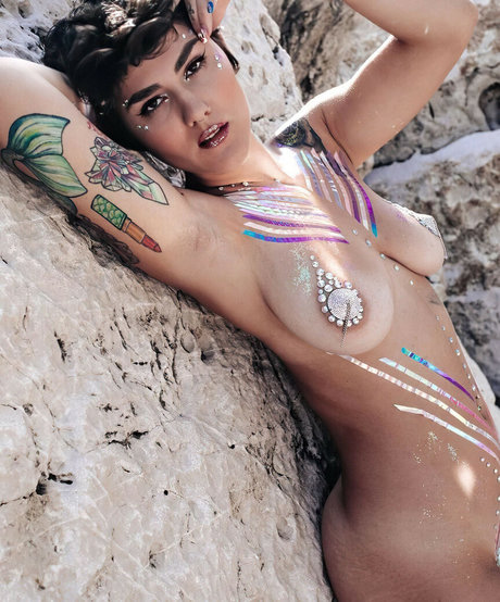 Miss lady bug actriz atractiva fotos