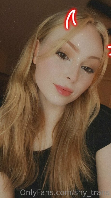Shy Trans estrella porno de arte imagen