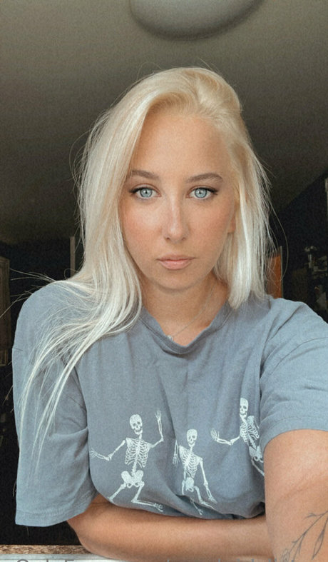 goodgirlzlisten actrice artistique galeries