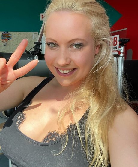 Steffi Landerer star du porno sexy img