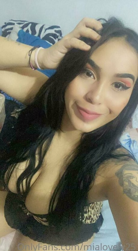 mialovely25 modelo caliente galería