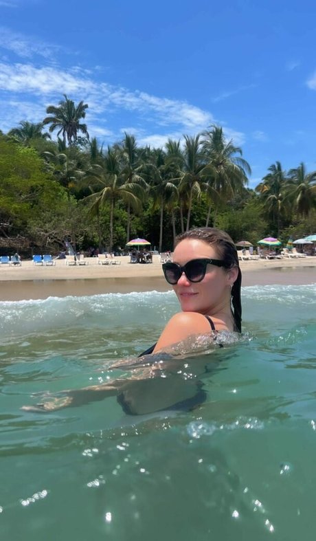 Katrina Bowden étoile adulte photo