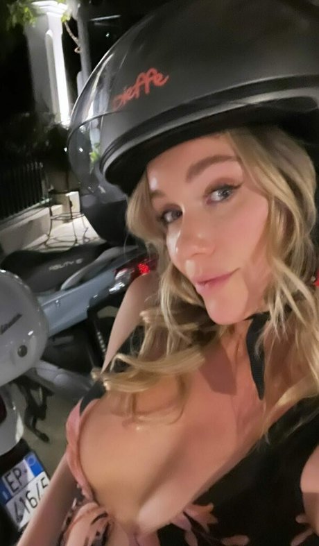 Katrina Bowden étoile hd img