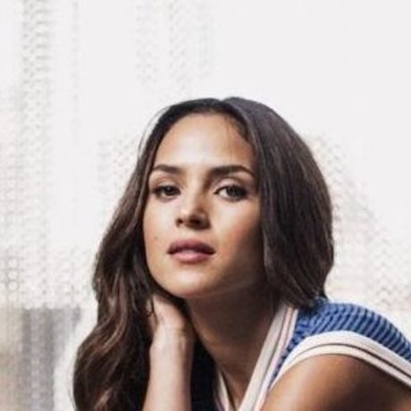 Adria Arjona art étoile photos