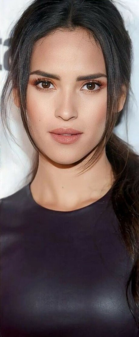 Adria Arjona star du porno exclusive galeries