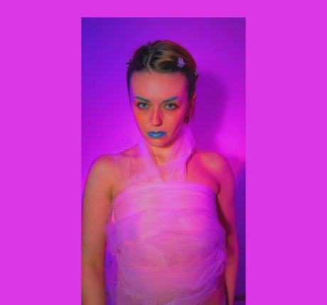 Girl On Cinema bonita actriz imagen