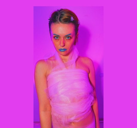 Girl On Cinema star du porno chaude image