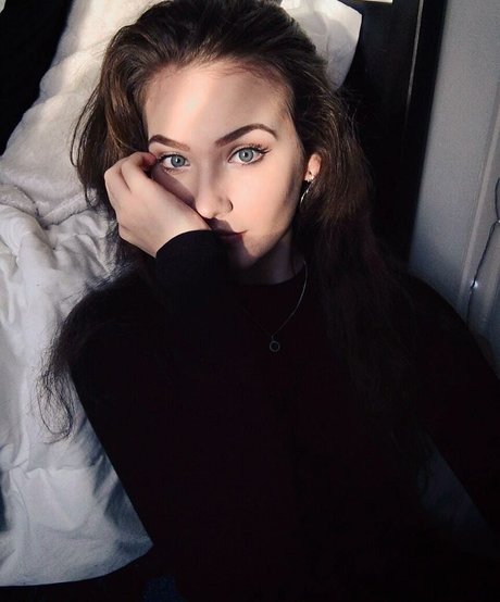 Caitlin Scott hd star pic