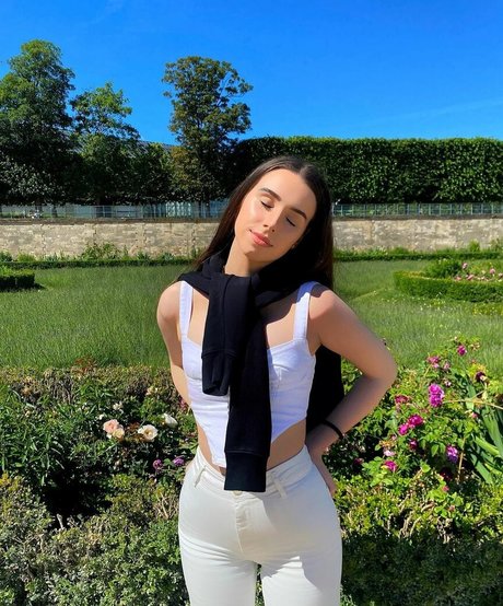 Danielalzj sexy pornstar photo