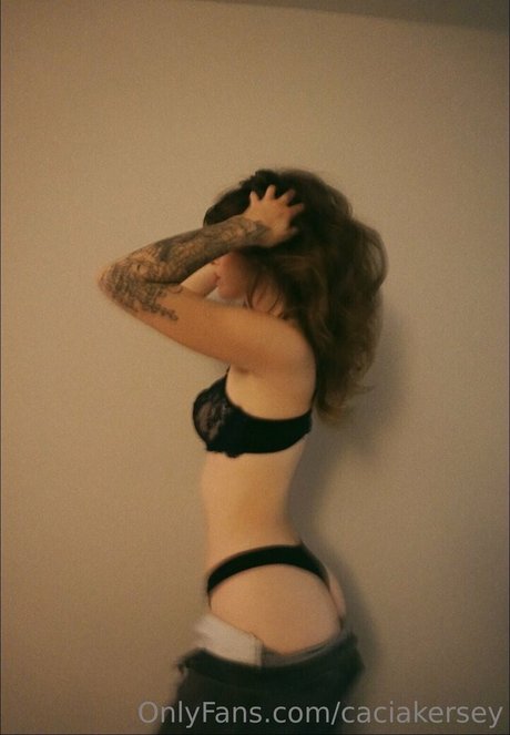 Acacia Kersey modèle image