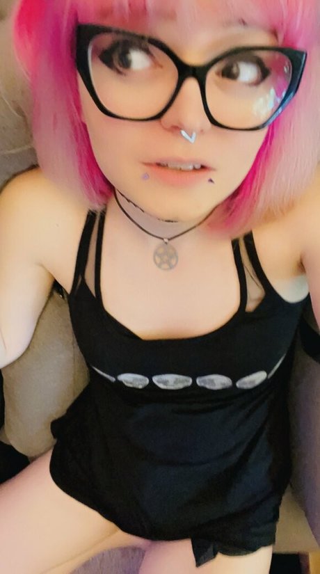 Ninehydras desnudos estrella galería