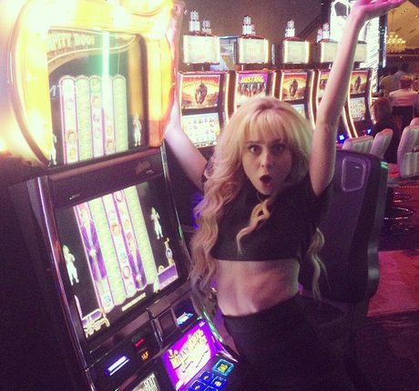 Alessandra Torresani bonita modelo galería