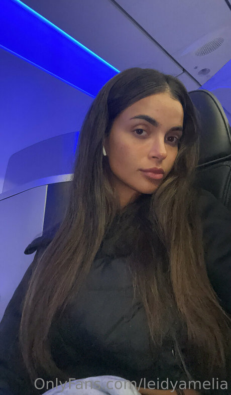 leidyamelia modelo desnuda fotos
